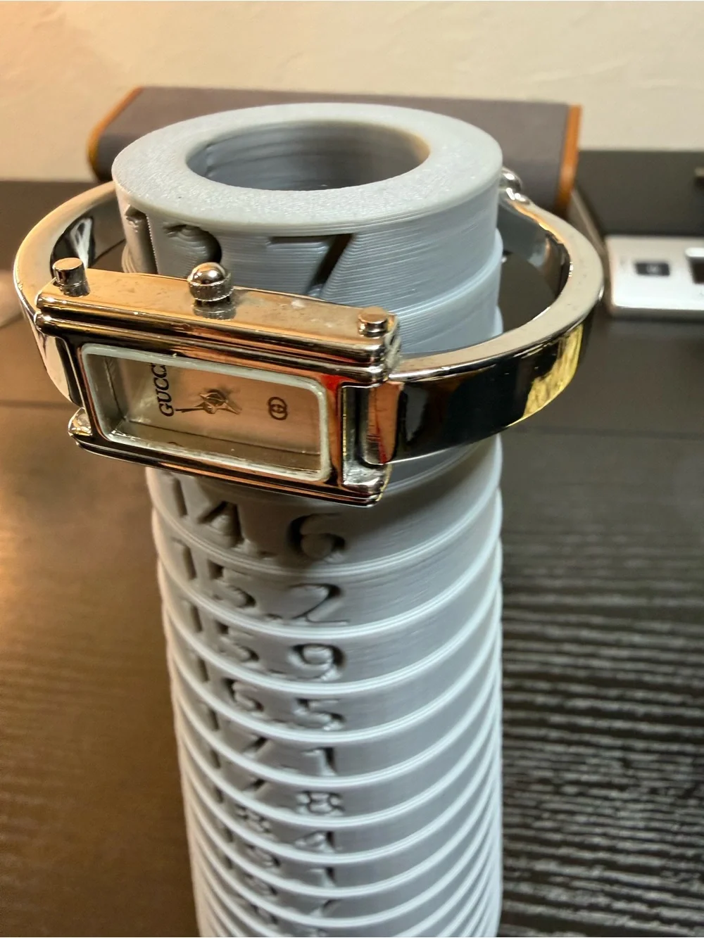 Vintage Gucci 1000.06 Silver Tone Bangle Watch Swiss Made Working New Battery